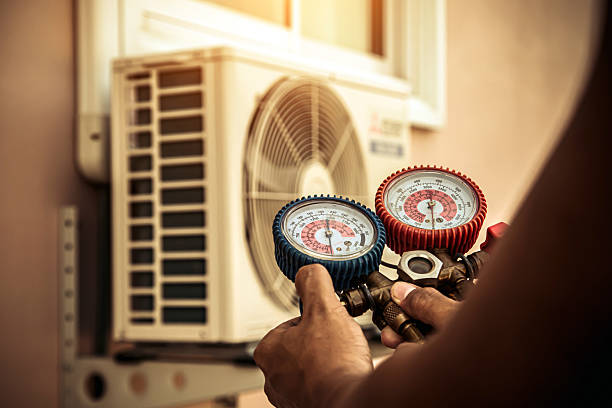 Professional Hvac Installation technician working in Clayton, GA